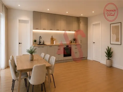 Moradia T3 renovada, com Suíte, Closet e Aparcamento Exterior p/ 2 Carros | Santo Adrião, Vizela