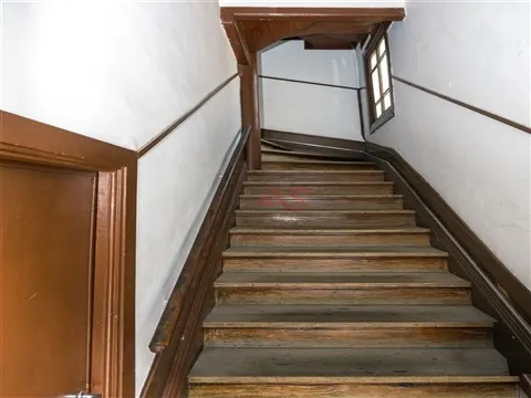 Moradia com 6 quartos e forte viabilidade para Alojamento Local em Campanhã, Porto