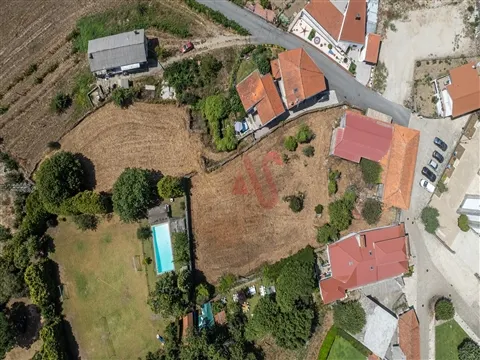Moradia Centenária Para Recuperação Com Terreno de Construção — NÍVEL 3