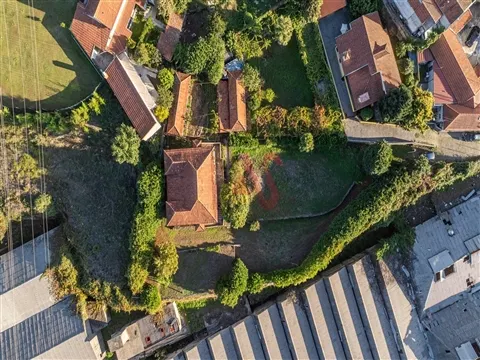 Moradia T5 para Restauro em Vila Nova do Campo, Santo Tirso