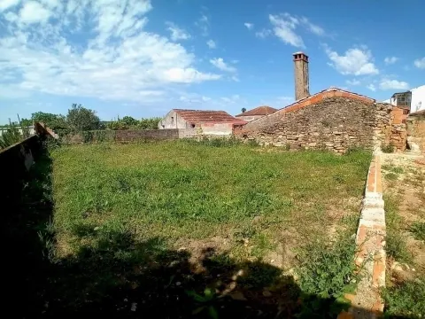 Moradia para Restaurar T3 DUPLEX