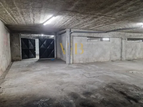 Garagem/Armazém de 130m² na Póvoa de Varzim – Excelente Localização e Acessibilidade