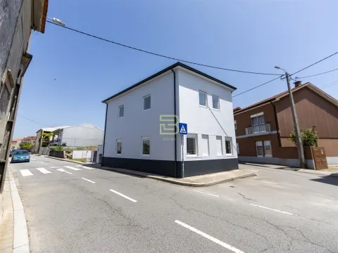 APARTAMENTO T1 totalmente NOVO, cozinha em OPEN SPACE totalmente EQUIPADA, Lugar de Estacionamento