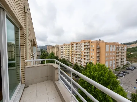 Excelente APARTAMENTO T2, nos LAGUEIRÕES, a Avenida mais requisitada de VALONGO.