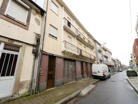 Casa ilha T2, em Paranhos, Porto