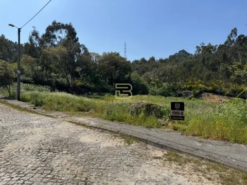 DOIS TERRENOS urbanos contíguos, em Cete , Paredes