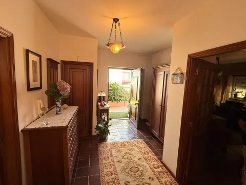 A Casa das Hortênsias | Moradia T4 com Jardim, Cozinha Regional e Excelente Exposição Solar 