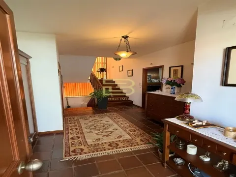 A Casa das Hortênsias | Moradia T4 com Jardim, Cozinha Regional e Excelente Exposição Solar 
