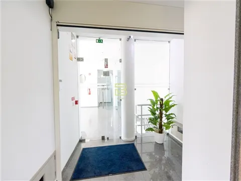 Escritório localizado em Moreira, na Maia, a apenas 1 km do Aeroporto Francisco Sá Carneiro