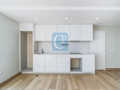 Apartamento T1 em Rio Tinto, ao metro de Campainha