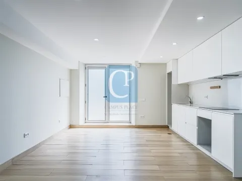 Apartamento T1 em Rio Tinto, ao metro de Campainha
