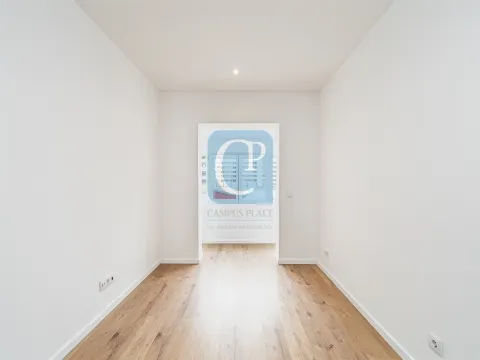 Apartamento T2 remodelado no Carvalhido, Porto