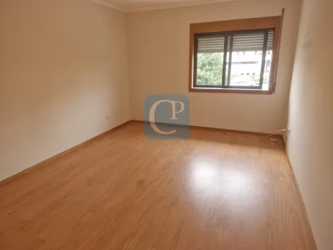 Renovated 2 bedroom apartment in São Mamede Infesta e Senhora da Hora