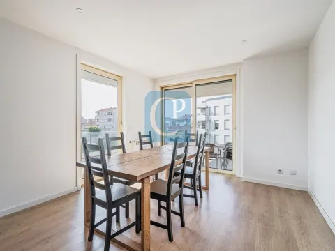 Apartamento T3, no Condomínio fechado Arroteia em Paranhos, Porto