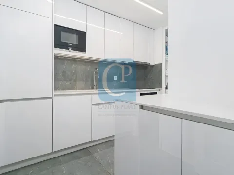 Apartamento T3+1 equipado com varanda em Ramalde, Porto