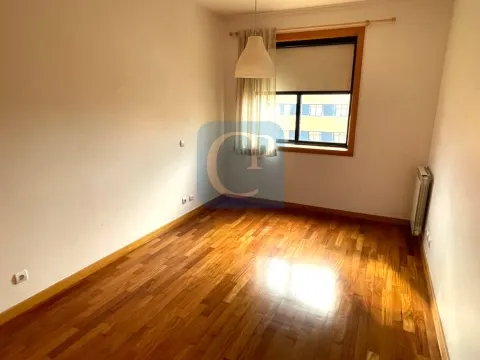 Apartamento T1+1 com varanda em Matosinhos Sul