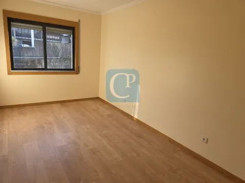 Renovated 2 bedroom apartment in São Mamede Infesta e Senhora da Hora