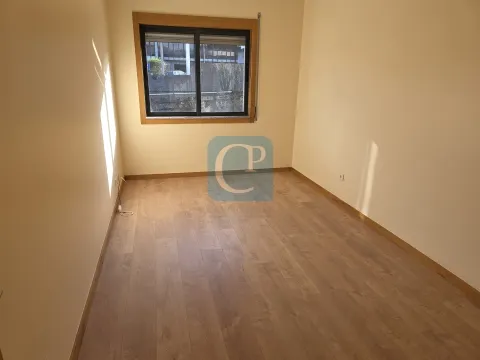 Renovated 2 bedroom apartment in São Mamede Infesta e Senhora da Hora