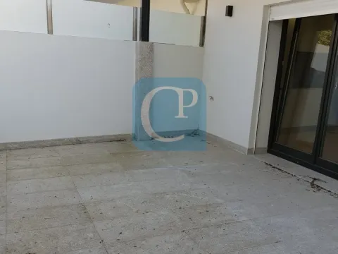 Apartamento T0 com terraço em Paranhos, Porto