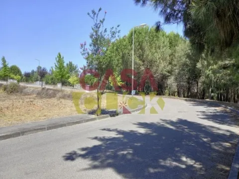 Lotissement de terrain 4 Chambre(s)