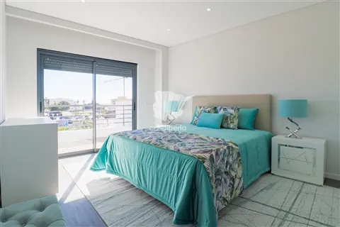2 Quartos - Apartamento - Quelfes - Olhão