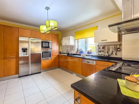 4 Bedrooms - Villa - Alcabideche - Cascais