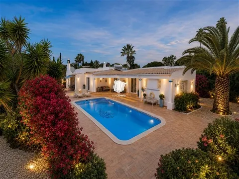 Exklusiv – 4 Schlafzimmer – Villa – Carvoeiro – Lagoa