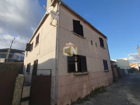 Maison dans village 4 Chambre(s)