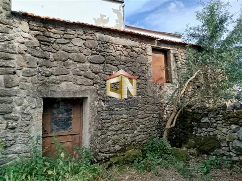 Maison dans village 3 Chambre(s)