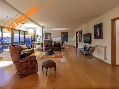 Apartamento T4 DUPLEX - Celas - Coimbra/Venda