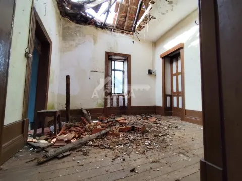 Moradia isolada T3 Térrea com logradouro e terreno em Cortegaça