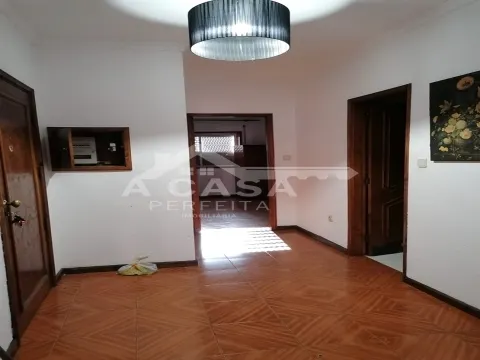 Apartamento T2 em Santa Maria Maior