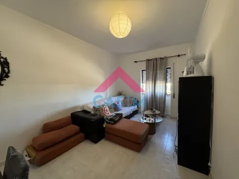 T2 Alto Seixalinho - Barreiro -  1º andar, Wc renovado, Marquise