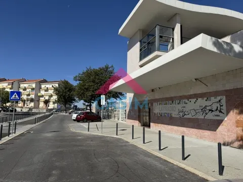 T2 Alto Seixalinho - Barreiro -  1º andar, Wc renovado, Marquise