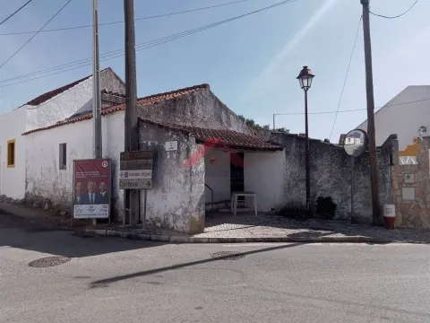 Detached house to restore T1