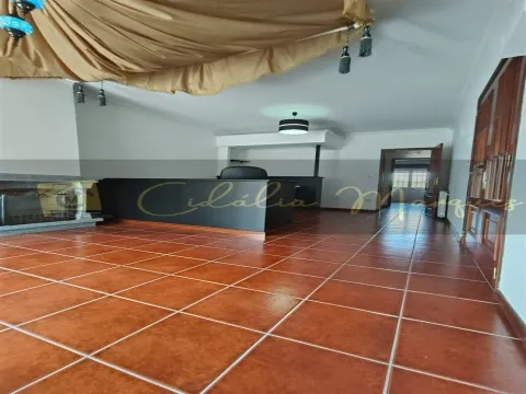 Maison dans village 4 Chambre(s)