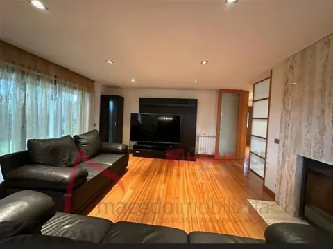 Moradia Individual T3 com piscina em Lomar