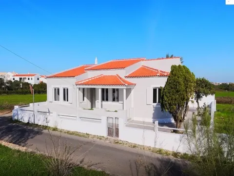 Moradia Térrea T5 com Piscina