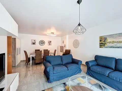 3-Bedroom Apartment with Parking