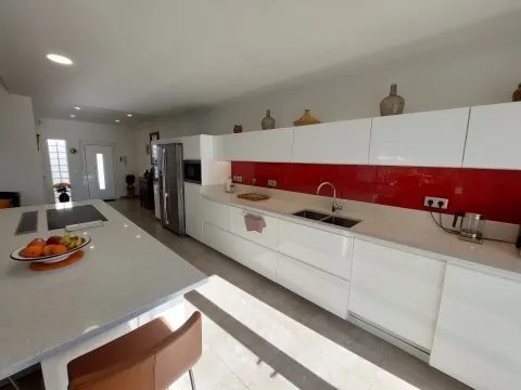 Single-storey 3-bedroom villa 