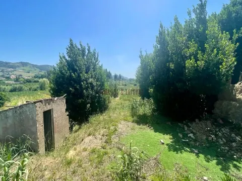 Terreno para construção localizado na Aldeia Grande, Maxial
