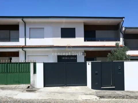 Casa a schiera 4 Vani