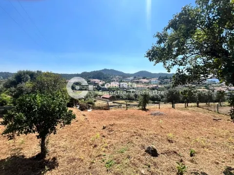Terrain à bâtir avec projet approuvé à Creixomil, Barcelos