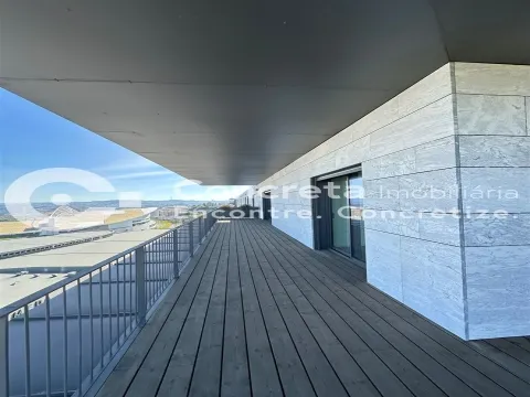 Apartamento T1 no empreendimento "Antas Green" com vista rio em Antas, Porto