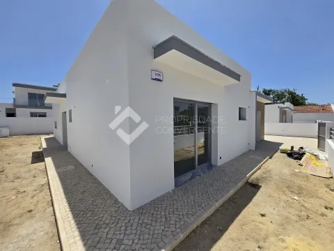 Moradia T4 Isolada com piscina - Azeitão