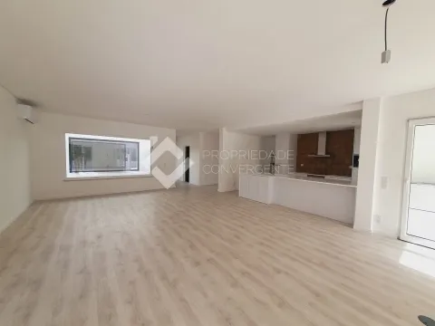 Moradia Isolada T3 com piscina - Azeitão