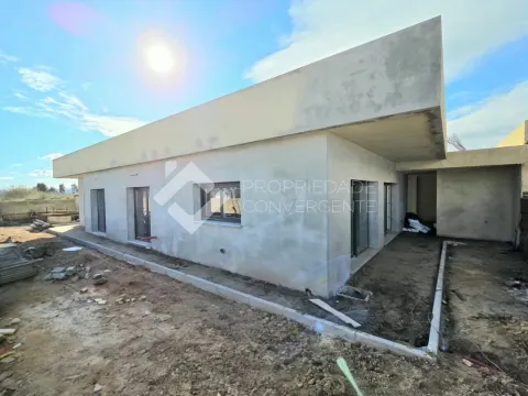 Moradia térrea T4 isolada - Palmela