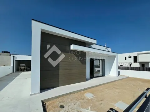 Moradia Isolada T4 com piscina - Azeitão