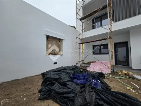 Moradia Geminada T3 - Quinta do Conde