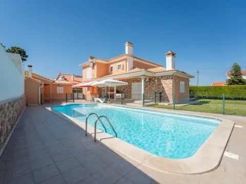 Moradia Isolada T5 com piscina - Azeitão
